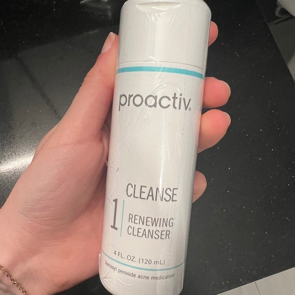 Proactiv Skincare Brand New Unopened Proactiv Step Cleanse Renewing